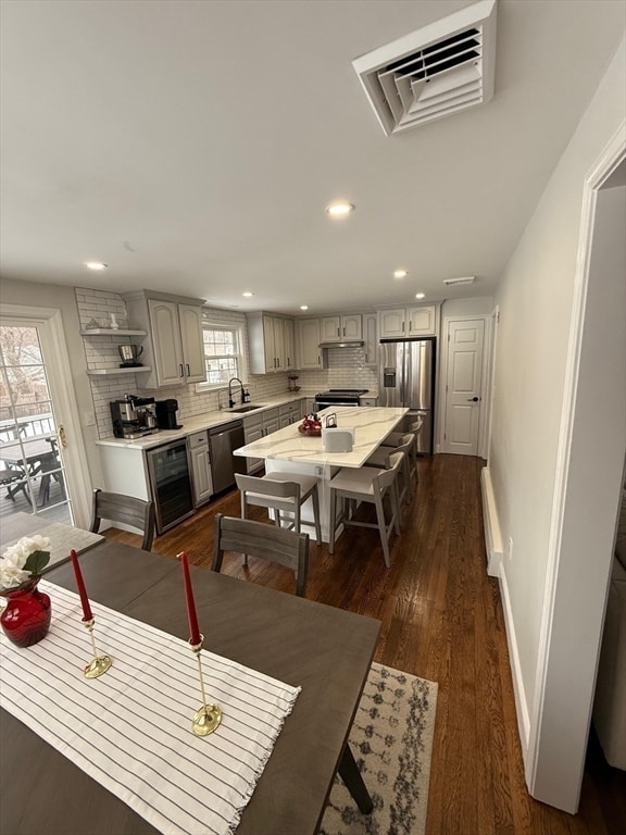 Building Photo - 14 Elizabeth Rd