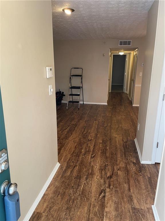 Building Photo - 803 Wynnes Ridge Cir SE