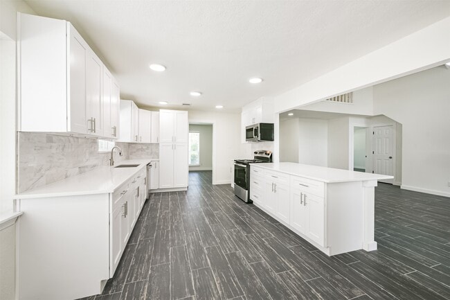 Building Photo - 19507 Spoonwood Dr