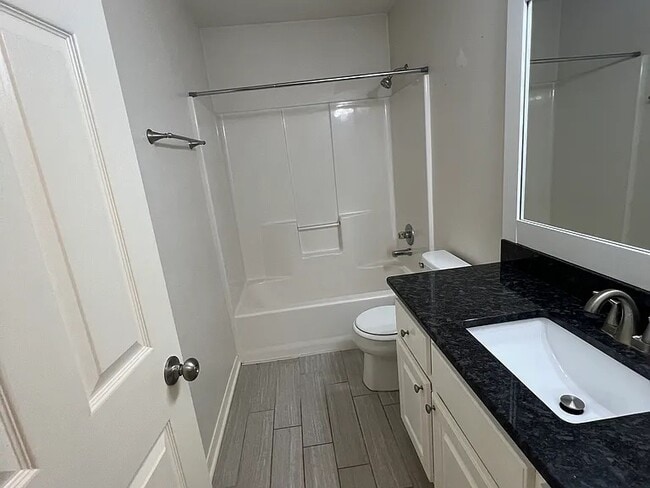 Building Photo - 1424 Roebling Tr