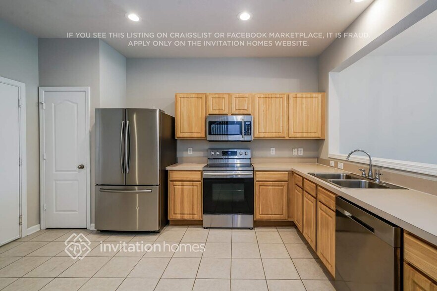 Building Photo - 26648 Castleview Way