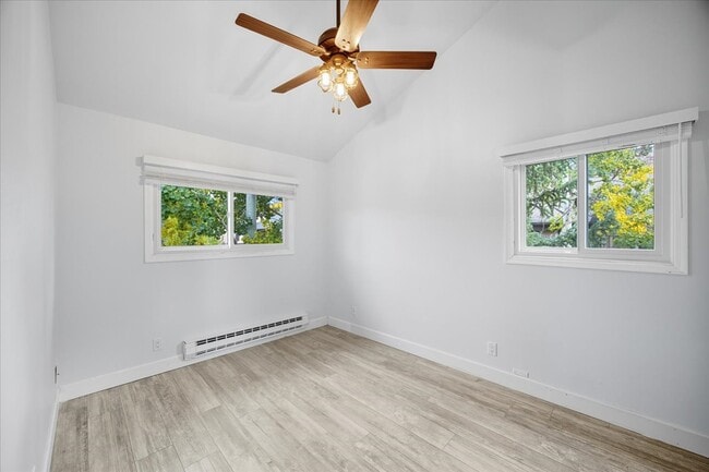 Building Photo - 998 W Beaver Creek Blvd