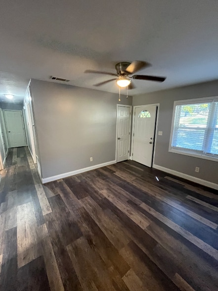 Building Photo - 5360 Misty Ln