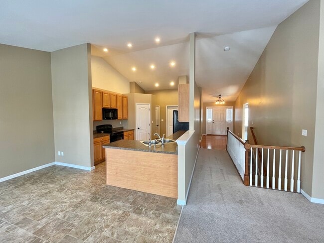 Building Photo - 405 Summer Fair Ct