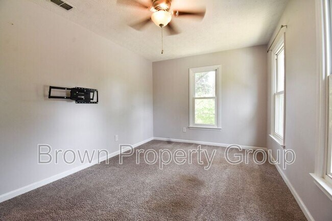 Building Photo - 5804 Norman Pl