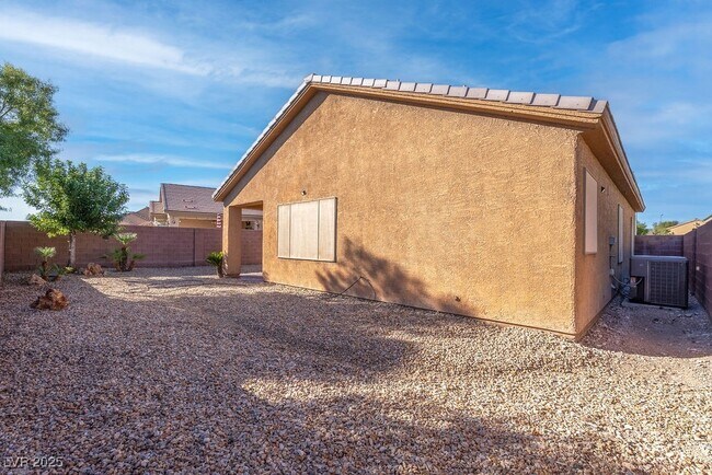 Building Photo - 6021 Orlov Trotter Ave