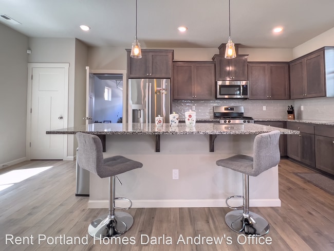 Building Photo - 3 br, 2.5 bath House - 3527 SE Reed Drive