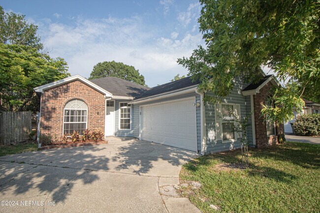 Building Photo - 3839 Union Pacific Dr W
