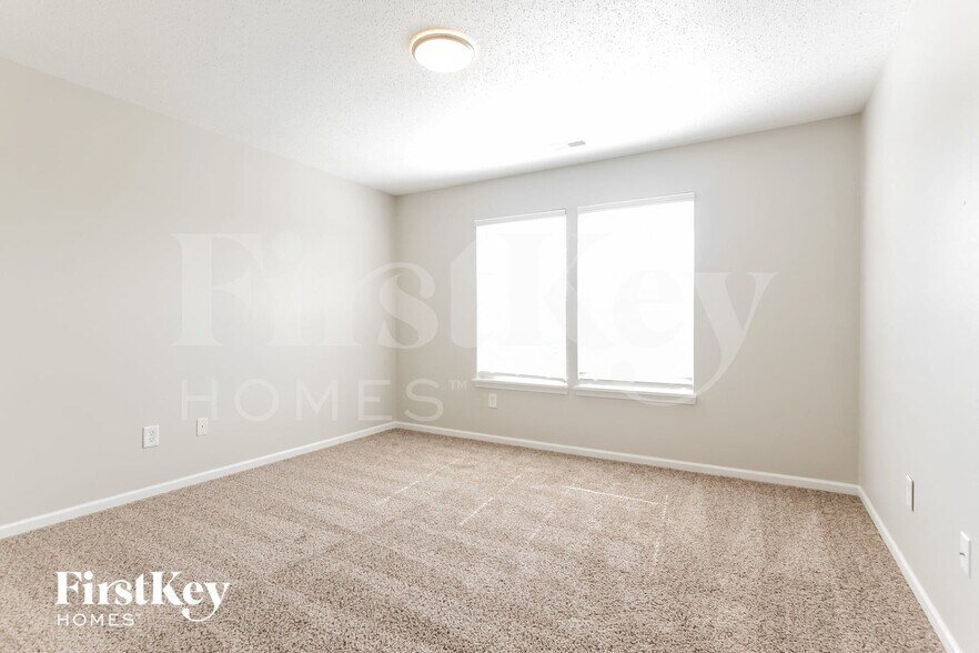 Building Photo - 7126 Parklake Pl