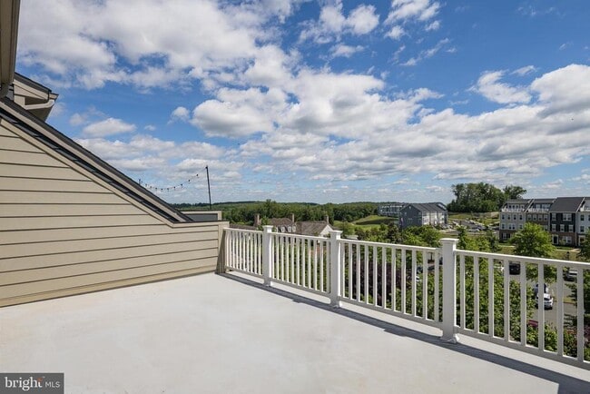 Building Photo - 1705 Cottonwood Grove Rd
