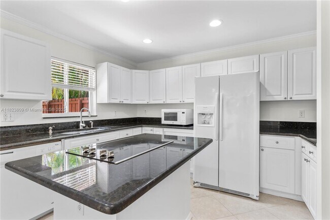 Building Photo - 6525 Southwest 55th Terrace