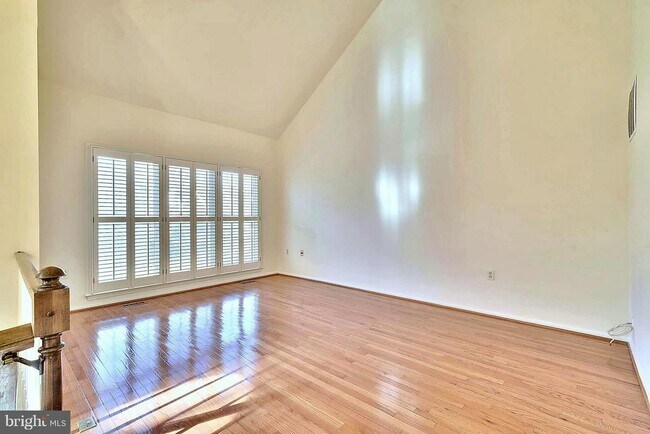 Building Photo - 3023 Oakton Meadows Ct