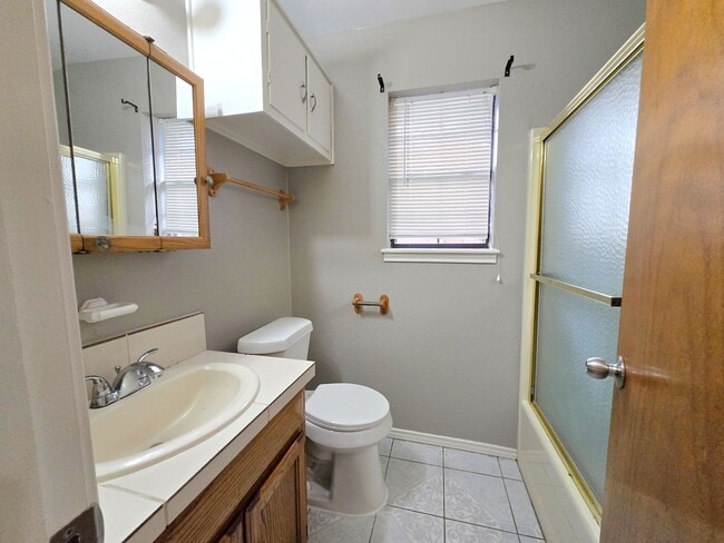 Building Photo - COZY 2BD/1.5BTH/1GAR home in Harlingen at an affordable price!