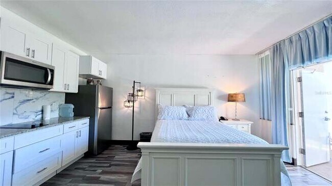 Building Photo - 611 Destiny Dr