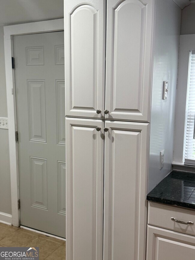 Building Photo - 1750 Linwood Ave