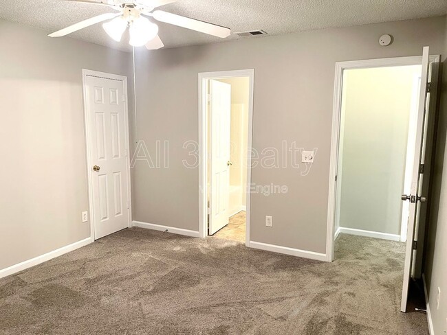 Building Photo - 311 Coral Cir