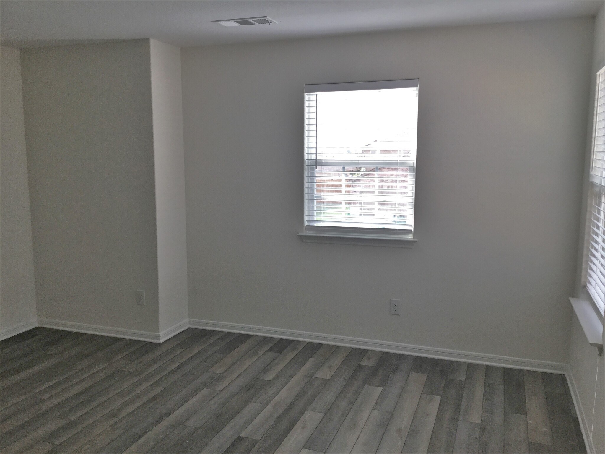 Building Photo - 1330 Treeta Trail