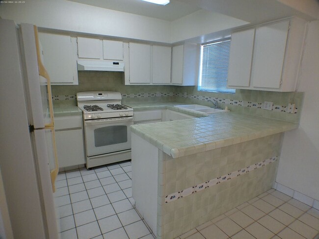 Building Photo - **Coming soon** Welcome to your new home 3 bd 2 bth