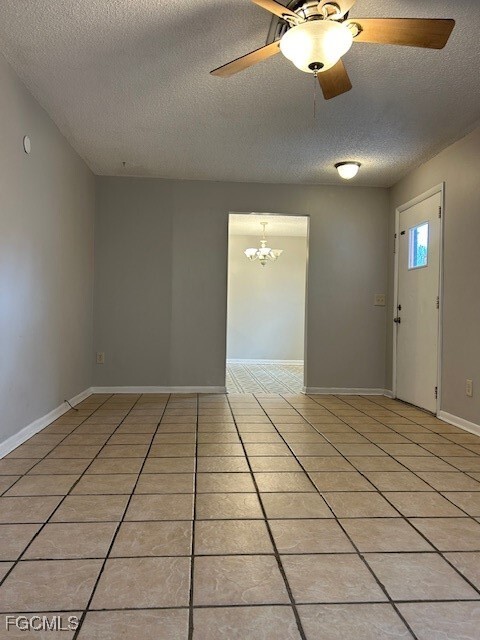 Building Photo - 1175 Laurel Dr