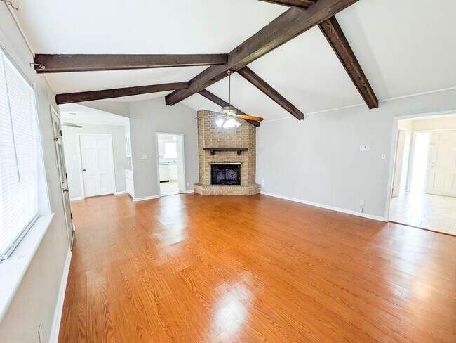 Building Photo - 6510 Daisy Dr
