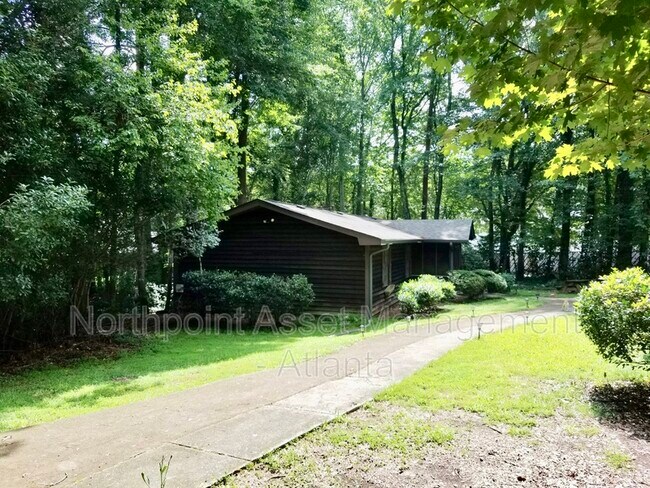 Building Photo - 889 Westland Dr SW