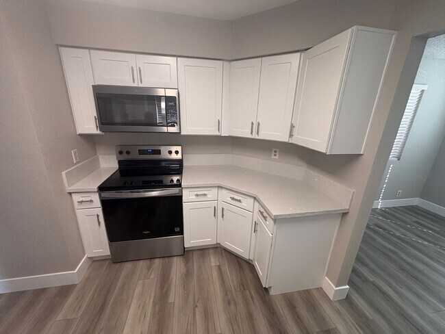 Building Photo - Newly Renovated Two Bedroom Condo