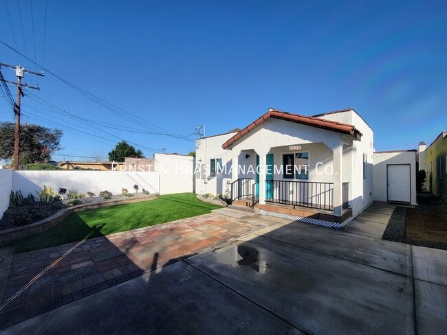 Building Photo - Beautifully Remodeled 2 Bedroom Home with ...