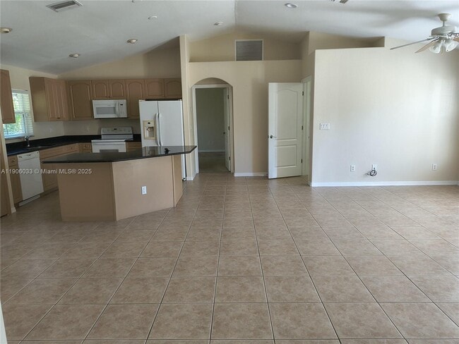 Building Photo - 743 Grant Blvd