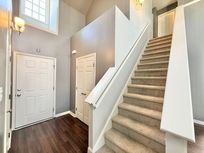 Building Photo - 1936 Cartier Ruby Ln