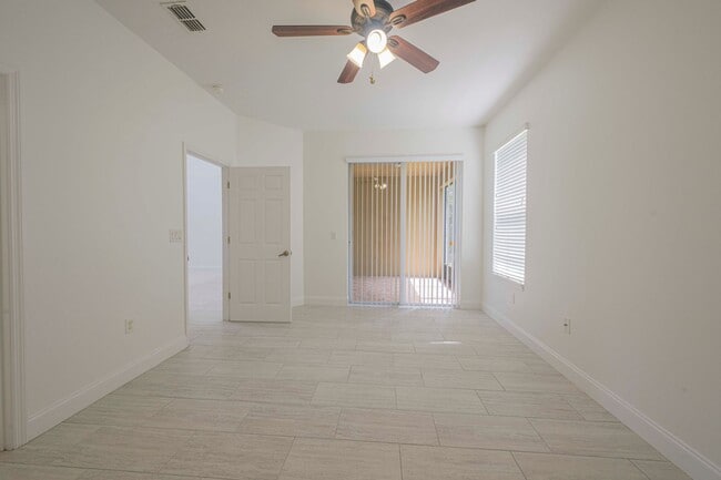 Building Photo - 3701 Titanic Cir