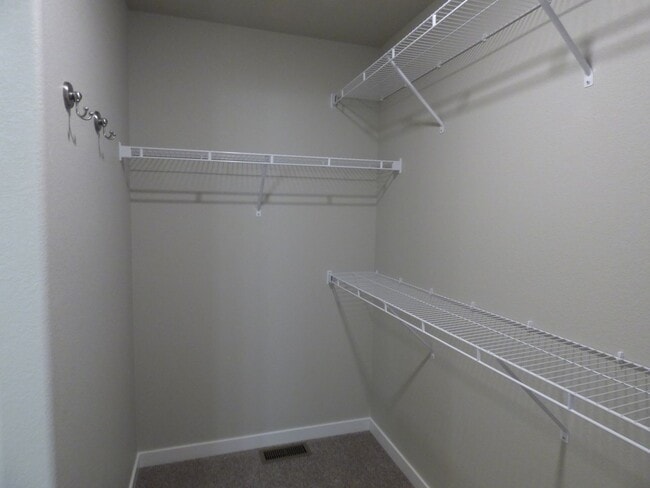 Building Photo - Merry Christmas!  This home is available now, with December rent free!