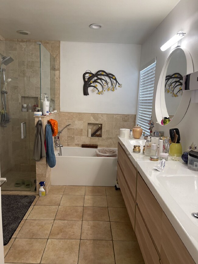 Building Photo - 9727 Cypress Shadow Ave