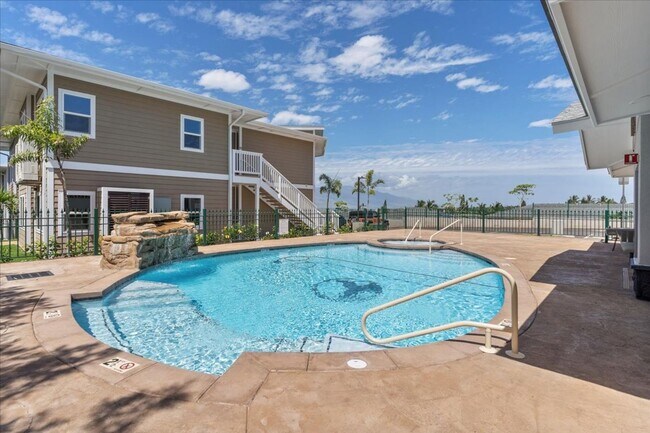 Building Photo - Luxury 3/2 Grated Community in South Kihei.