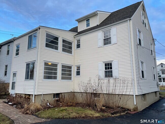 Building Photo - 103 Seymour Ave