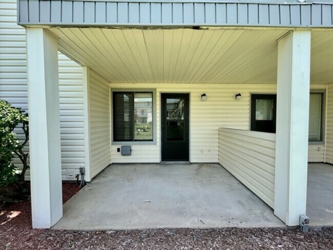 Building Photo - Nice 1 bedroom condo for rent in Miramar B...