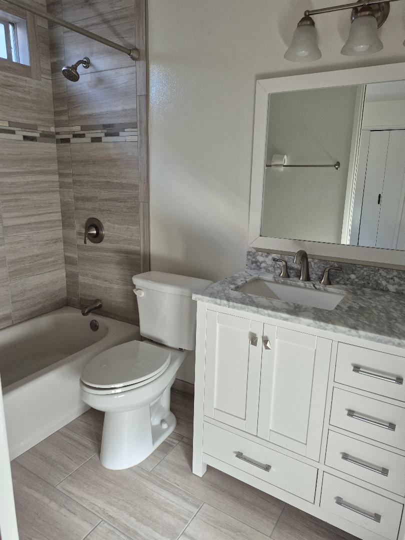 Building Photo - 224 35th St