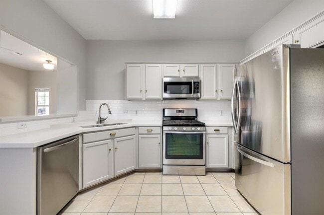 Building Photo - 1504 E 19th St