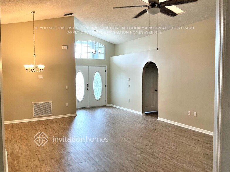 Building Photo - 6711 Fawn Ridge Dr