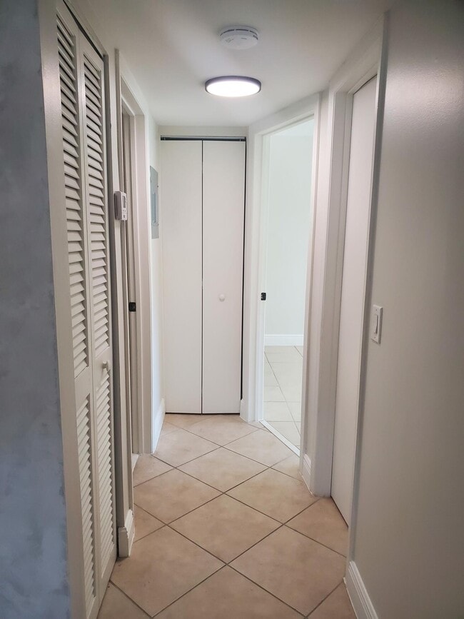 Building Photo - 313 SW 1st St