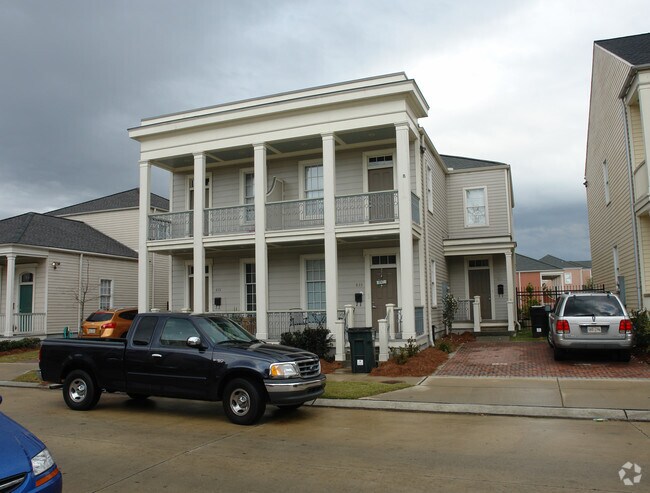 Primary Photo - 831 St Mary Dr