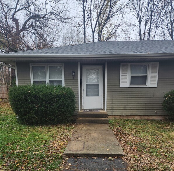 Building Photo - 1429 N Sherman Ave