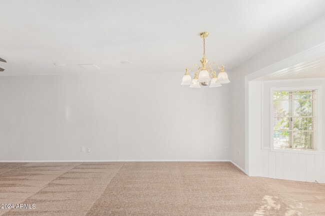 Building Photo - 1835 E Yale Dr