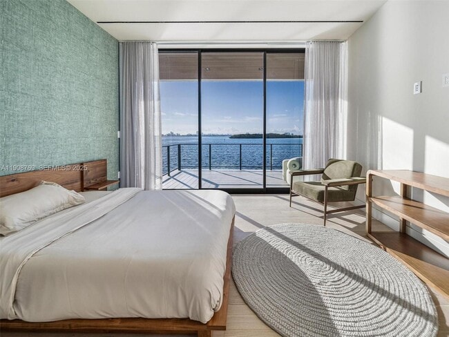 Building Photo - 11400 N Bayshore Dr