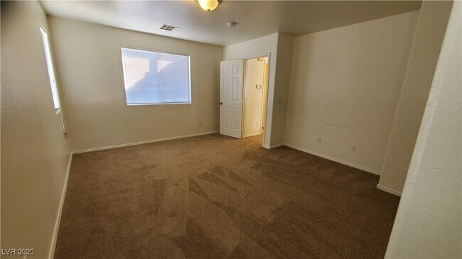 Building Photo - 962 Grand Cerritos Ave