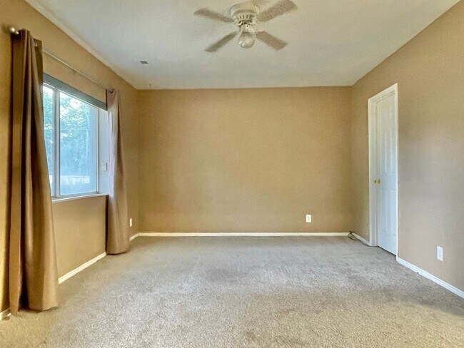 Building Photo - Cozy West Valley Home For Rent!