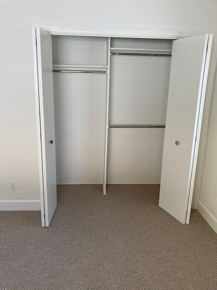 Building Photo - 20428 Roslin Ave