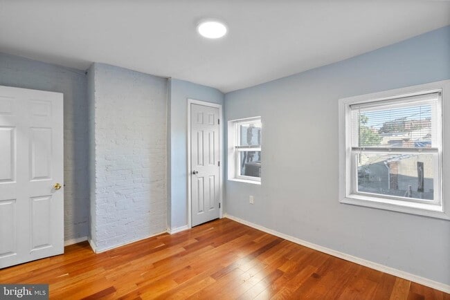 Building Photo - 1818 E Pratt St