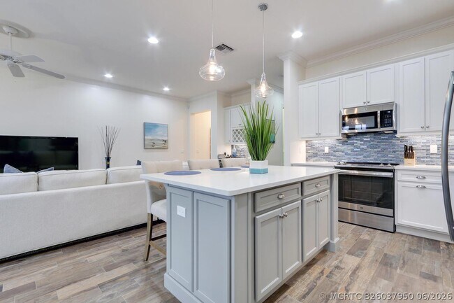 Building Photo - 114 Ocean Breeze Dr