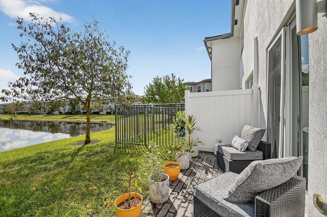 Building Photo - 4790 Navali Dr