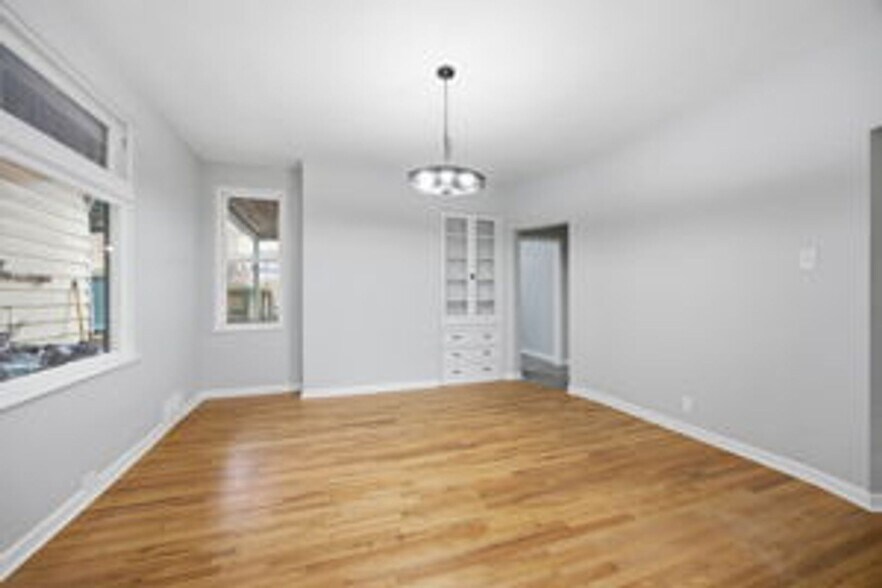 Building Photo - 312 Midland Ave